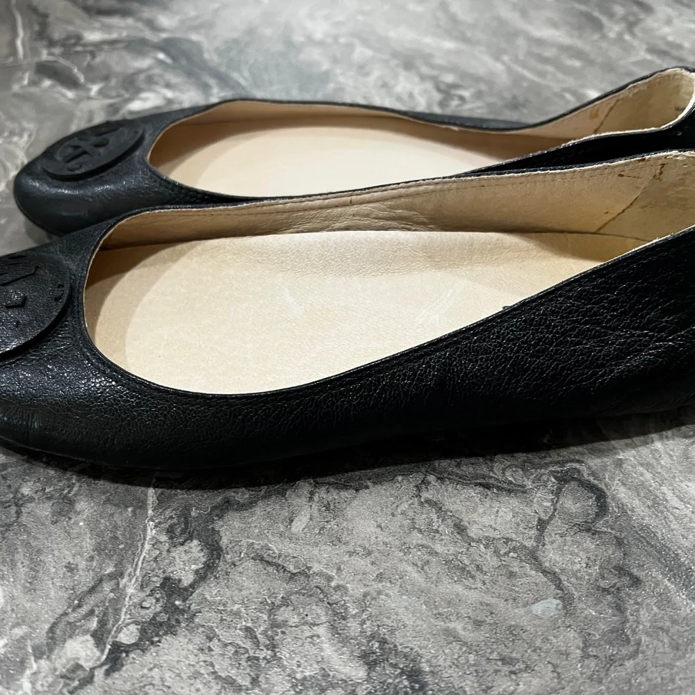 Michael Kors Black Leather Flats loafers with logo size 9M womens - Picture 5 of 7